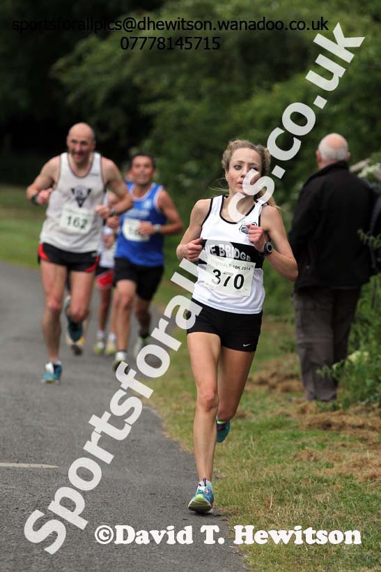 louise Rodgers (Tyne Bridge) 2nd in the Tynedale 10k Road Race. Photo: David T. Hewitson/Sports for All Pics